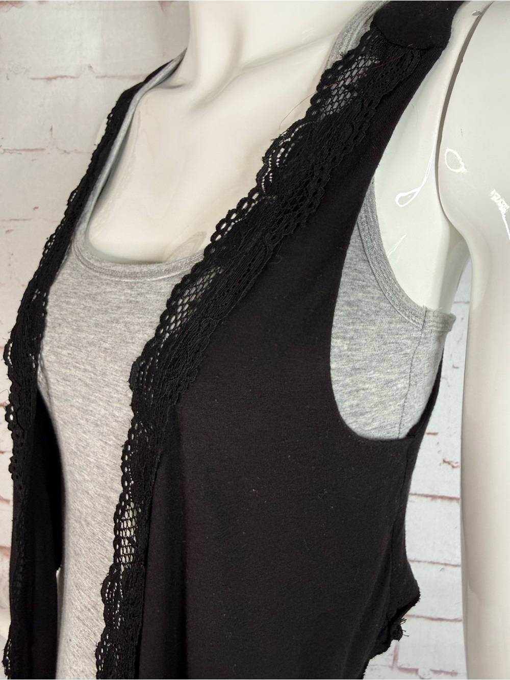 VIXEN Y2K Boho Goth Grunge Indie Festival Black Lace Edge Open Front Vest Medium - Picture 12 of 12